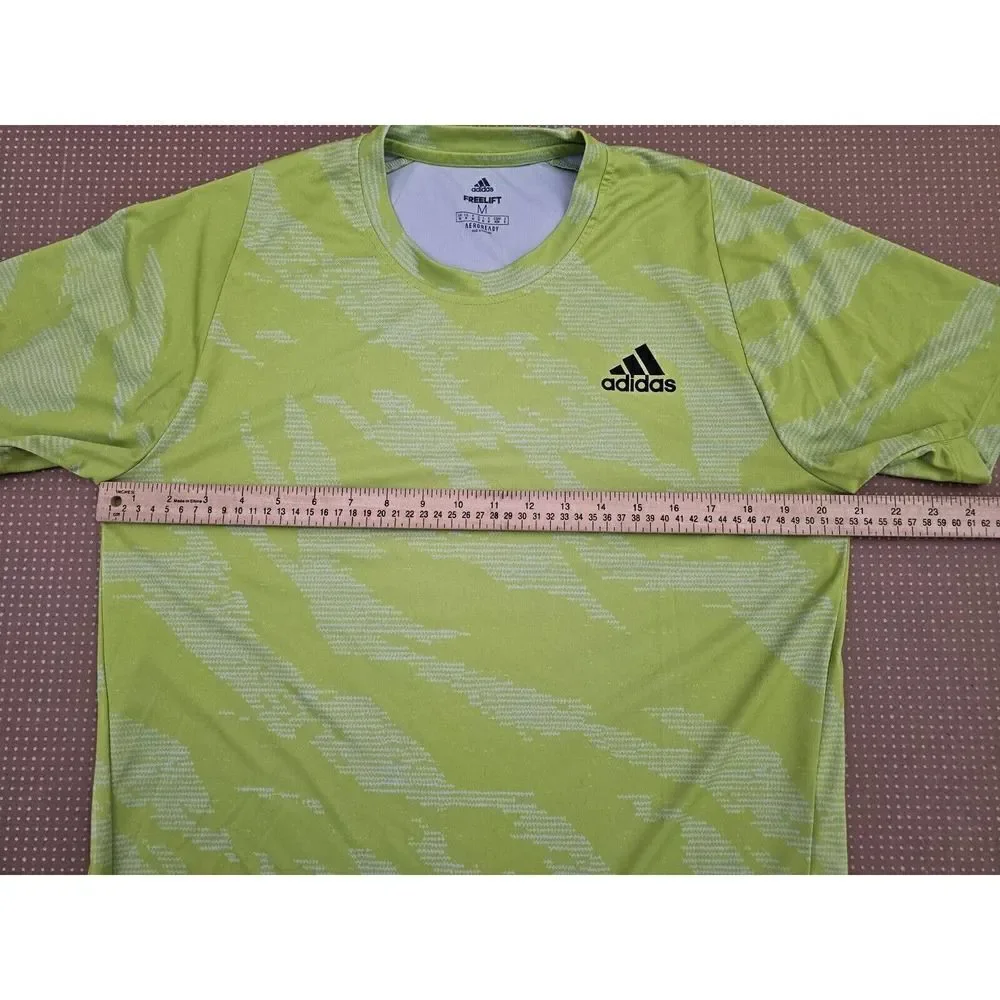 adidas Mens Shirt Medium Green Short Sleeve T-Shirt Logo Tee FreeLift Aeroready